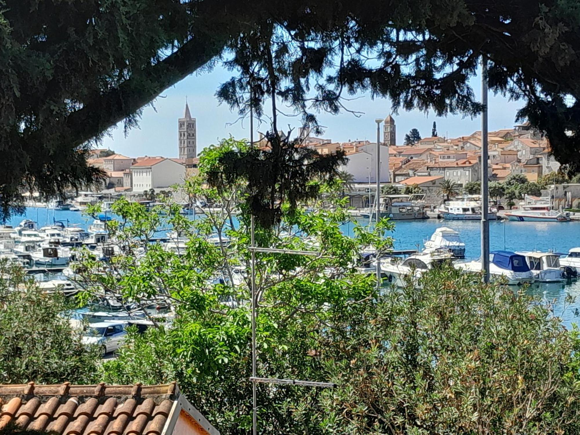 Apartments Rozic Rab Town Esterno foto